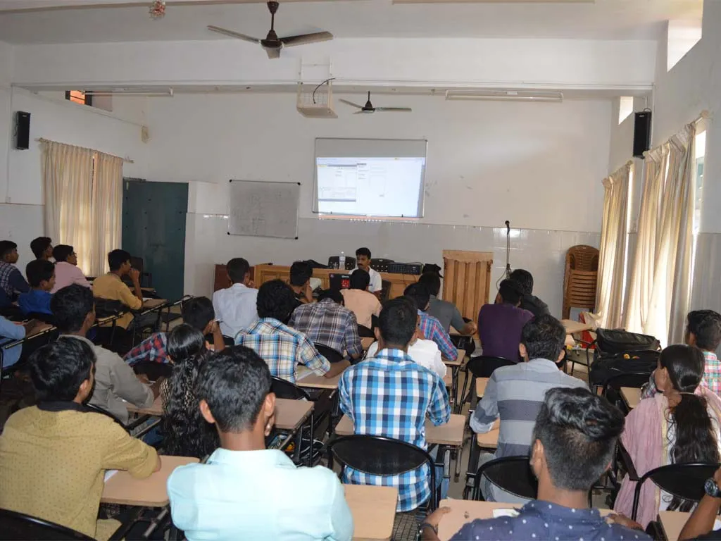 Developing apps for Windows 10 using C# and XAML at Swami Nithyananda Polytechnic College, Kanhangad — photo 3
