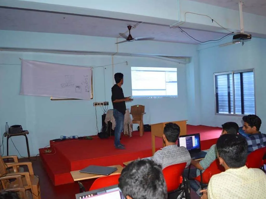 Windows 10 Workshop at Nasra Arts and Science College, Thirurkad — photo 1