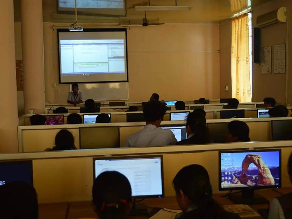 Windows App Dev Training at LBS College of Engineering, Kasargoad — photo 2