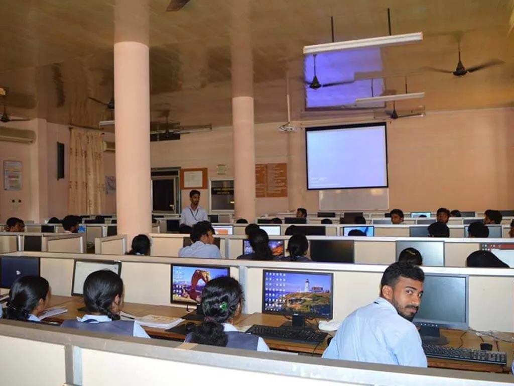 Windows App Dev Training at LBS College of Engineering, Kasargoad — photo 3
