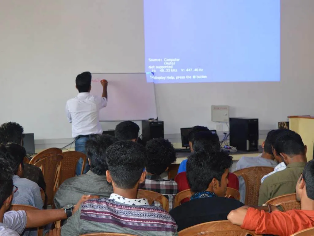 Universal Windows App Dev Workshop at SSM Polytechnic Tirur — photo 6